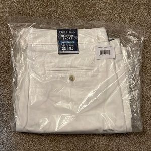 Nautica Clipper shorts with 4 way flex. Waist size is 33 with an 8.5 Inseam.
